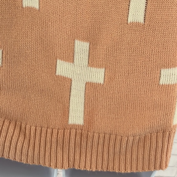 Knitted crosses  sweater - Picture 5 of 9